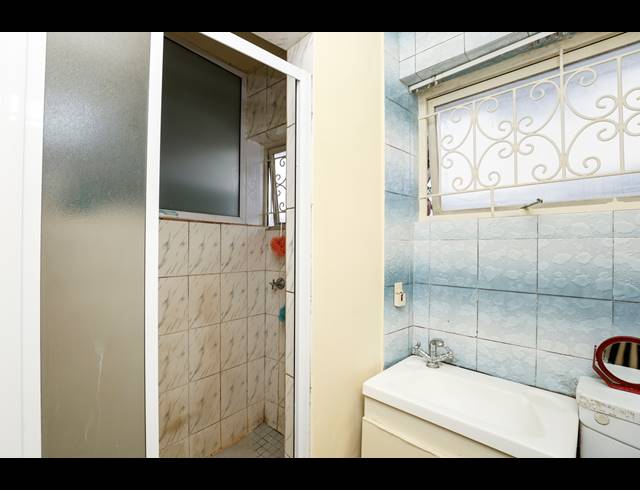 3 BEDROOM APARTMENT TO LET IN ESSENWOOD